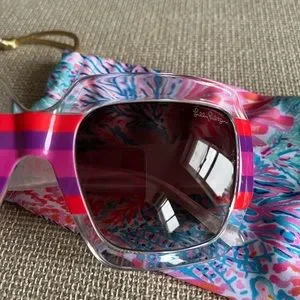 Lilly Pulitzer Oversized Sunglasses - NEVER WORN Lilly Pulitzer | Accessories | Lilly Pulitzer Oversized  main image 3